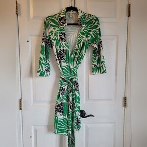 Diane Von Furstenburg Green & White Justin Floral Wrap Dress